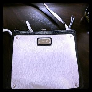 Nine West Jaya Pebbled Crossbody Grey, White B
